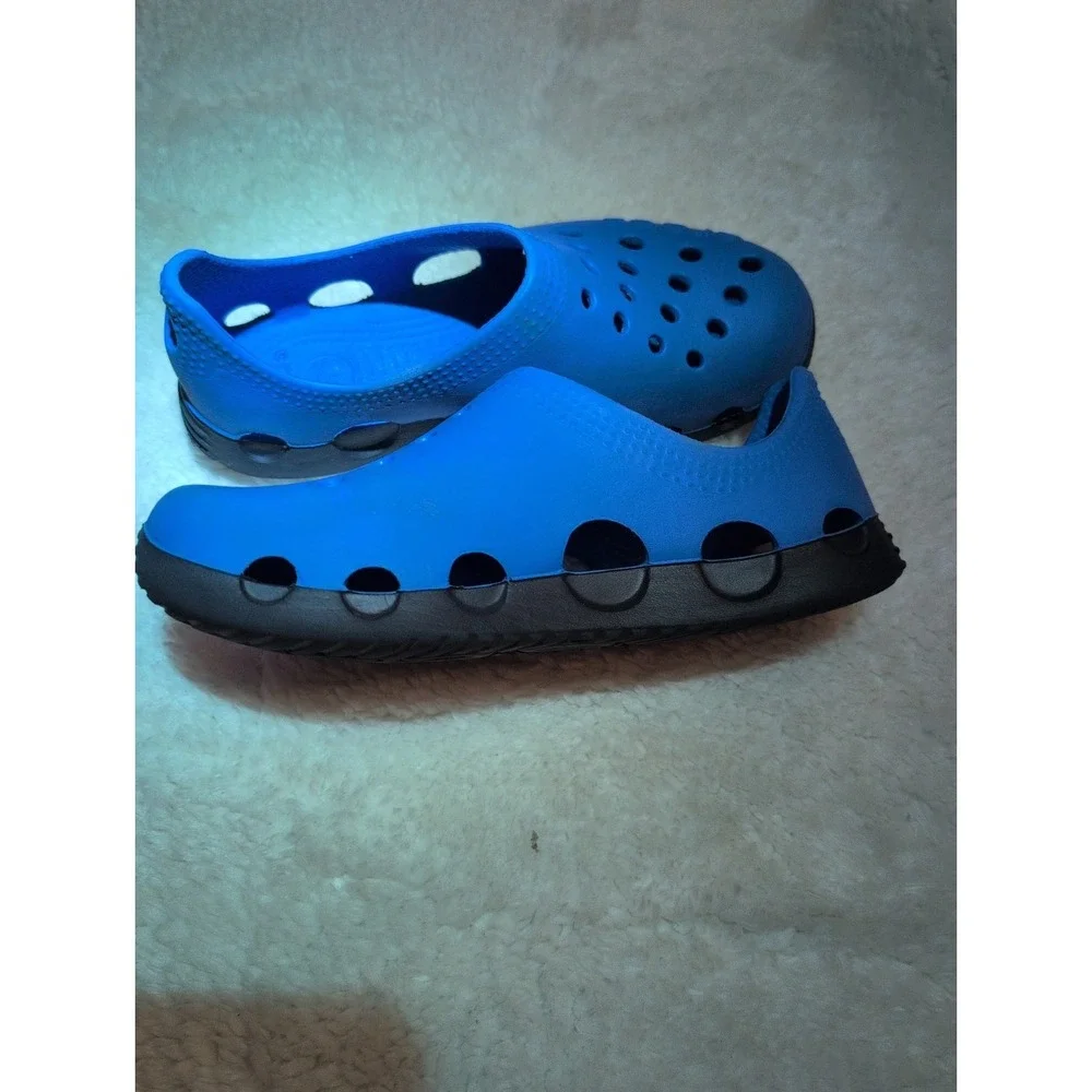Crocs Duet Orb Unisex Kids Youth Junior Sz 4 Blue Clogs Slip On Water Shoes EUC